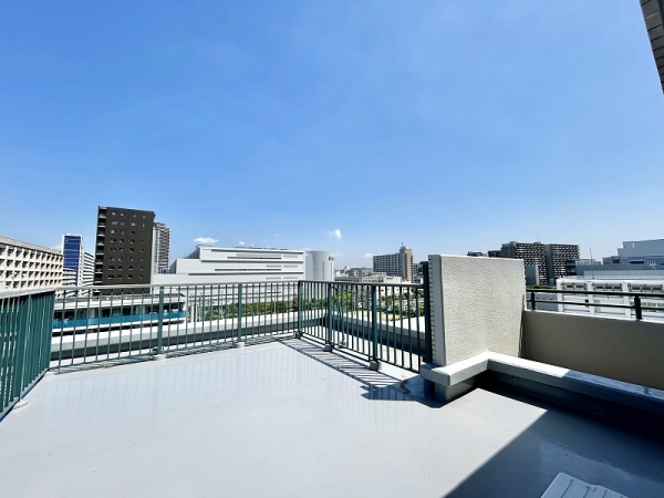 約48㎡のルーフバルコニー付き