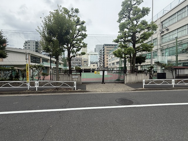 区立両国小学校…徒歩3分（約210ｍ）