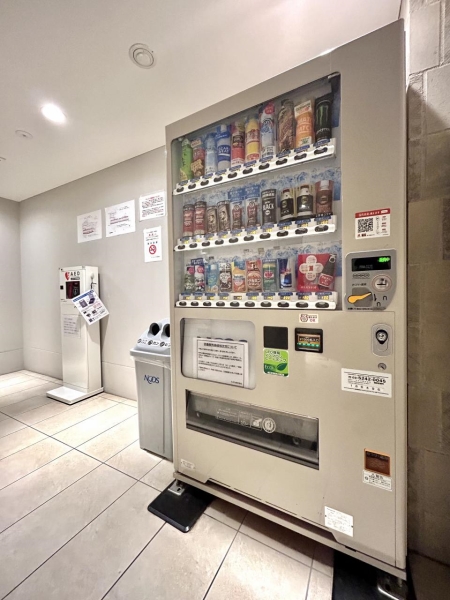 メールボックスコーナーには自動販売機があります