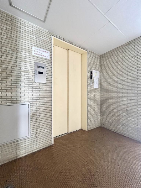 マンションのエレベーター