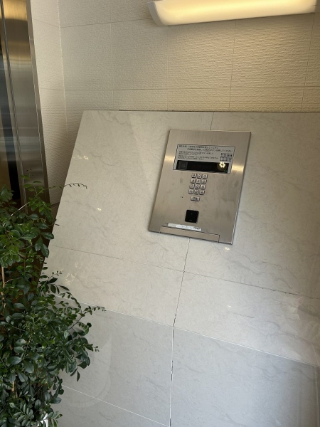 オートロックシステム完備