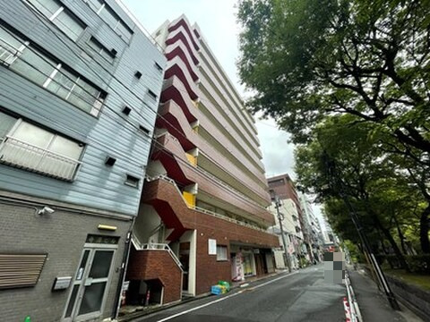 【御徒町グリーンプラザ】東京メトロ日比谷線「仲御徒町」駅まで徒歩3分。複数沿線利用可能で便利な立地です。通勤・通学の幅が広がります。