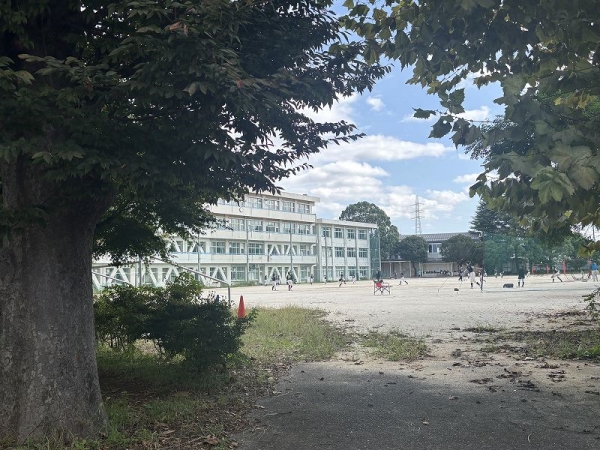 松戸市立六実第三小学校　徒歩3分　約240ｍ
