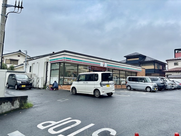 セブンイレブン 松戸六高台８丁目店　徒歩3分　約180ｍ