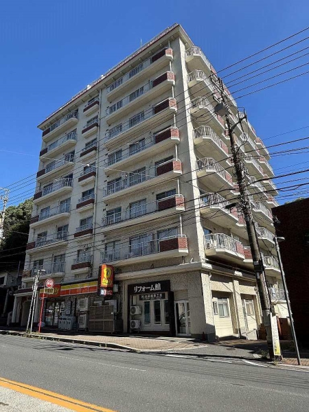 デイリーヤマザキ市川国府台店併設