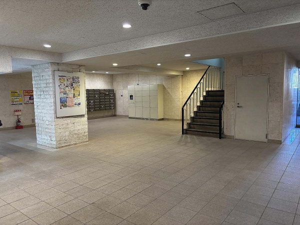 広々としてマンションロビー