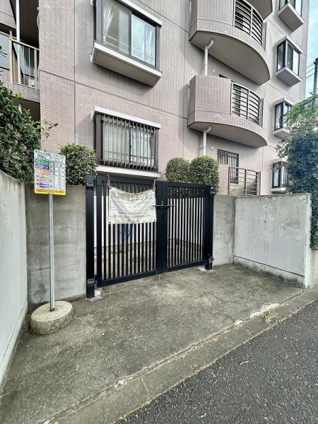 マンションのごみ置き場
