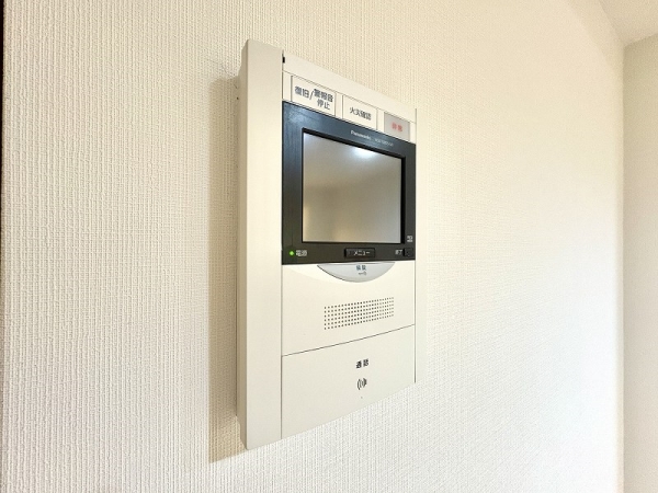 モニター付きインターフォンでお部屋から確認できます！