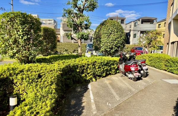 バイク置き場です。
