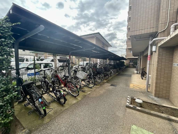 敷地内駐輪場（月額２００円）