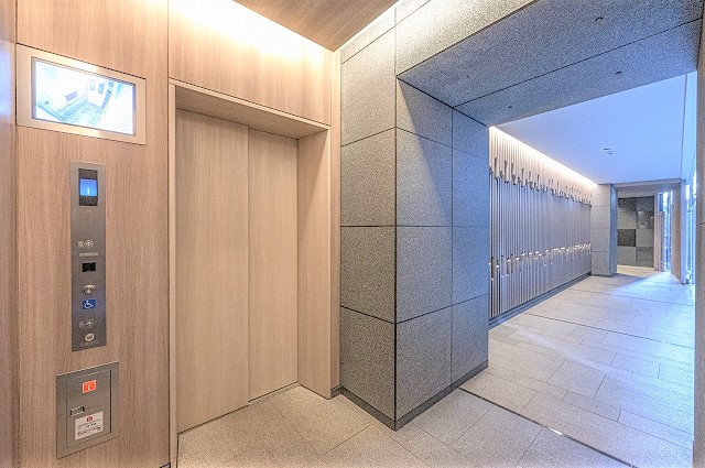 1階部分にはエレベーター内モニターがあり安心です♪