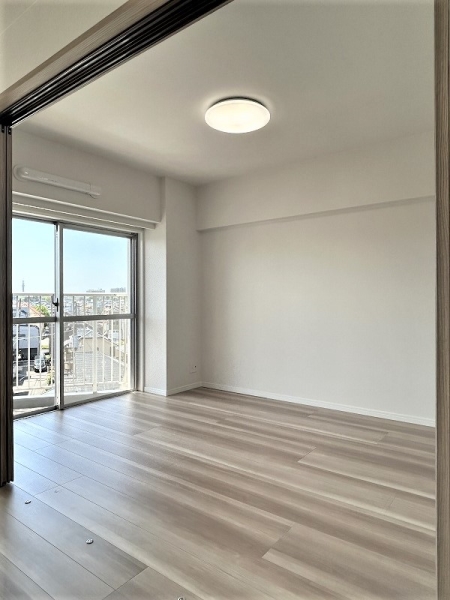 約6.1帖の洋室です