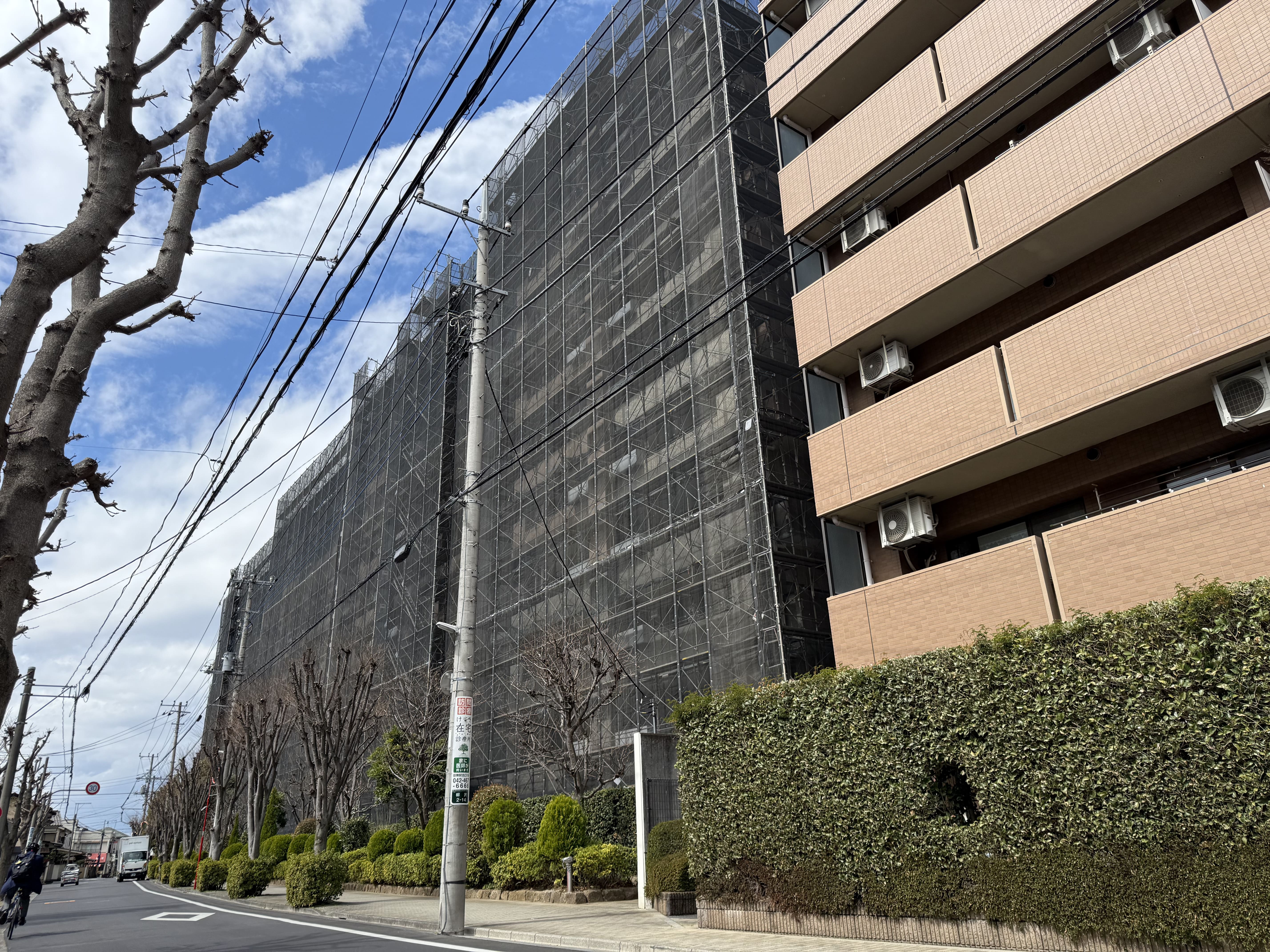 【現地外観写真】西武新宿線「西武柳沢」駅まで徒歩8分の立地です。毎日の通勤・通学やお出掛けにも便利なロケーション。