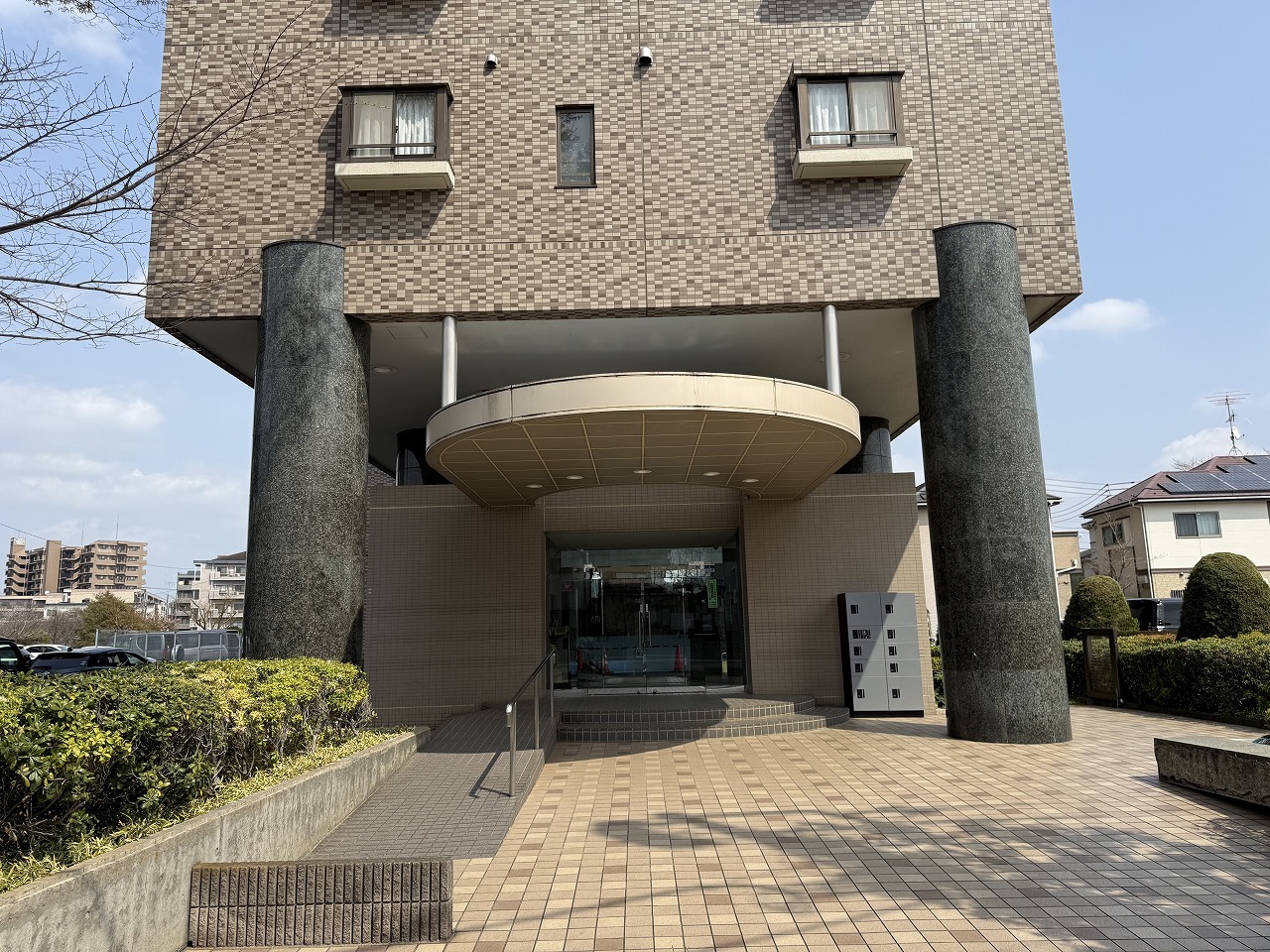 【ハイホーム立川】西武拝島線「武蔵砂川」駅まで徒歩8分。地上7階部分に位置する、陽当たり・眺望ともに良好な南向き住戸です。