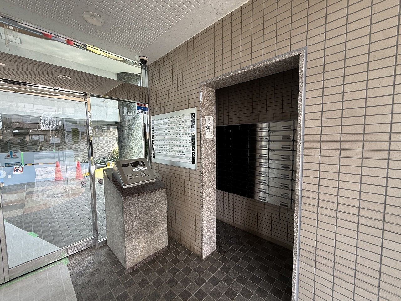 【エントランス】周辺は閑静な住宅地につき、落ち着きのある暮らしが叶います。物件詳細など、お気軽にお問合せください。