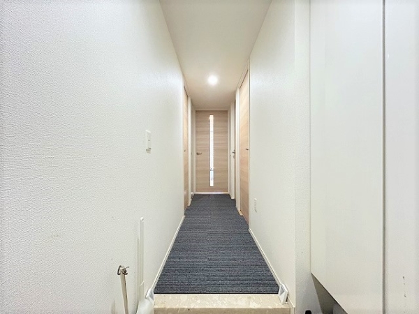 玄関から各居室への導線