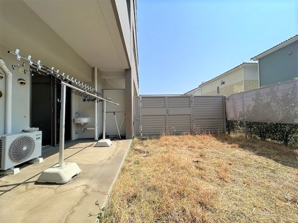 約２３平米の広々とした南庭（専用庭）