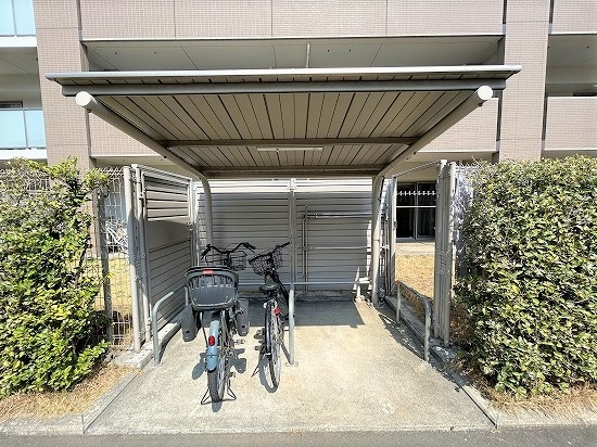 専用庭からは専用サイクルポートへのアクセスが可能