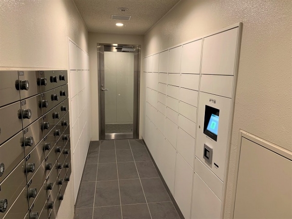 不在時も便利な宅配ロッカー・メールコーナー