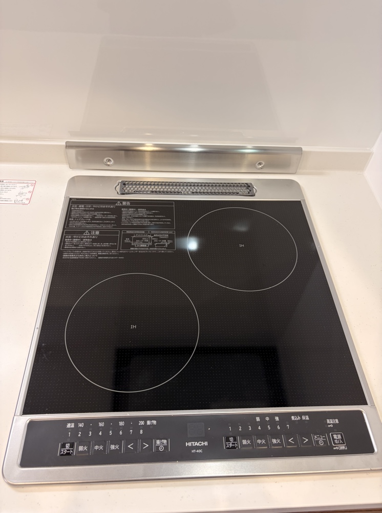 【IHクッキングヒーター】火やガスを使用しないIHクッキングヒーターが採用されています。お料理好きの方には嬉しい2口コンロです。