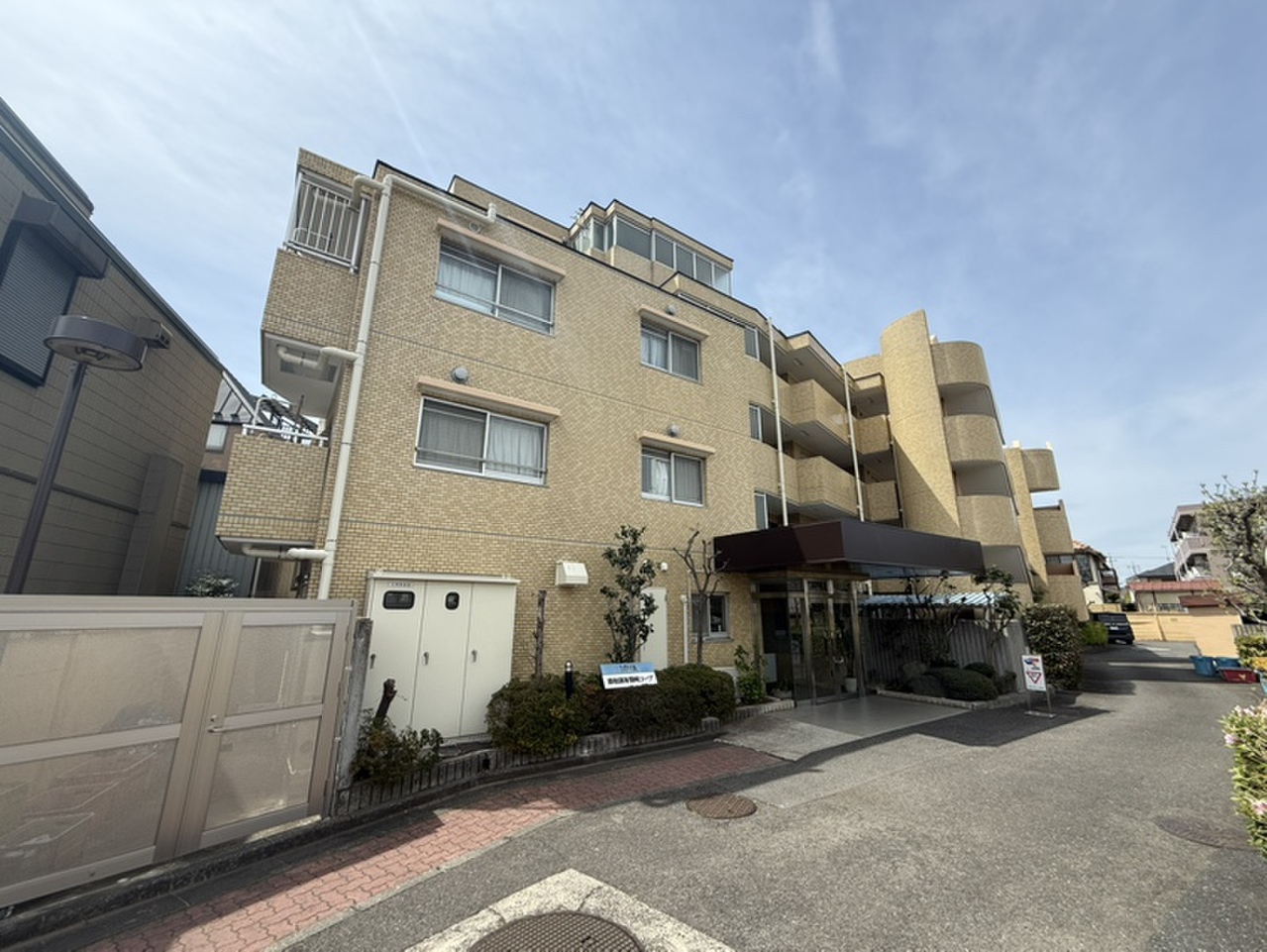 【藤和調布柴崎コープ】京王線「柴崎」駅まで徒歩4分。甲州街道沿いに位置し、新宿方面へのアクセスもスムーズ。通勤・通学はもちろん、お出掛けにも便利な立地です。