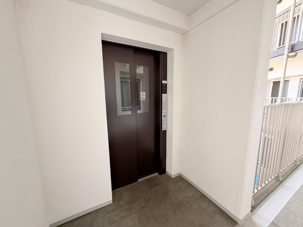 マンション敷地内にはEVが3か所ございます