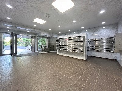 清掃が行き届いたきれいなエントランス周りです