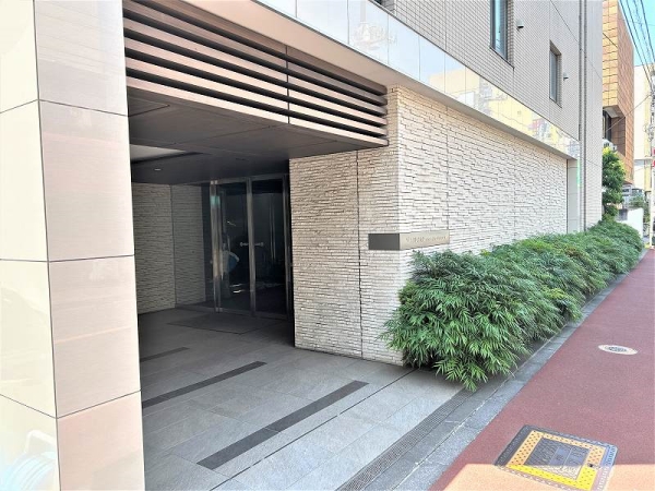 気品漂う優雅なエントランスです