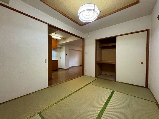 約6畳の和室は押し入れ付き。