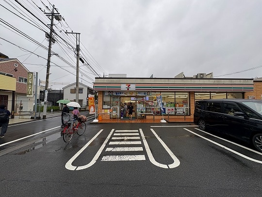 セブンイレブン小金井貫井南店　徒歩1分（約50m）