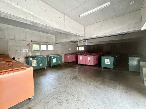 マンション内ゴミ置き場