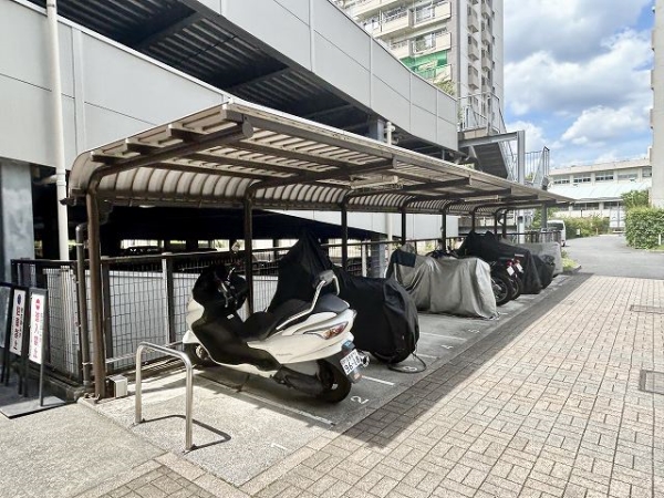 マンション内バイク置き場