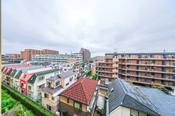 5階部分、南東向きにつき日当たり通風良好
