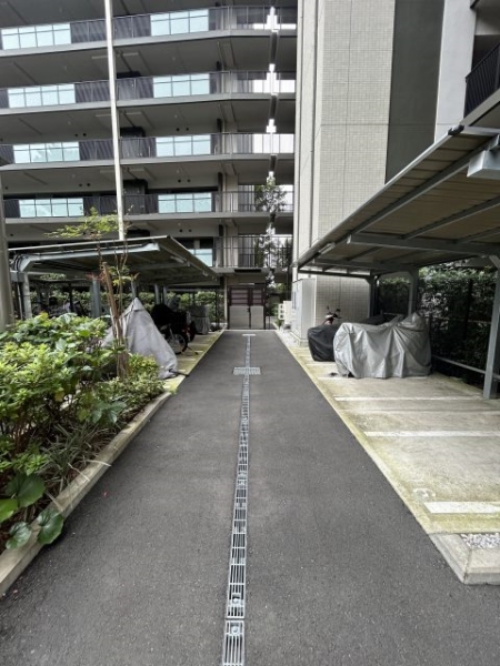 敷地内バイク置場