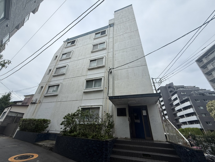 【現地外観写真】東京メトロ丸ノ内線「方南町」駅まで徒歩9分の立地です。「新宿」駅や「東京」駅までのダイレクトアクセスが叶います。
