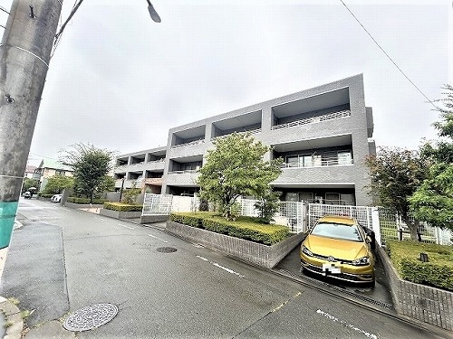 第一種低層住居専用地域の閑静な住宅街