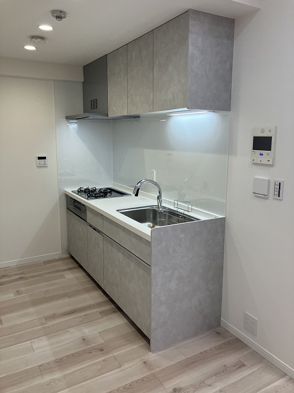 上部には吊戸棚付きです！