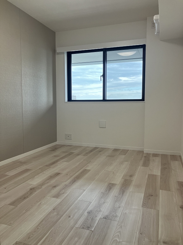 約6.7帖の洋室。