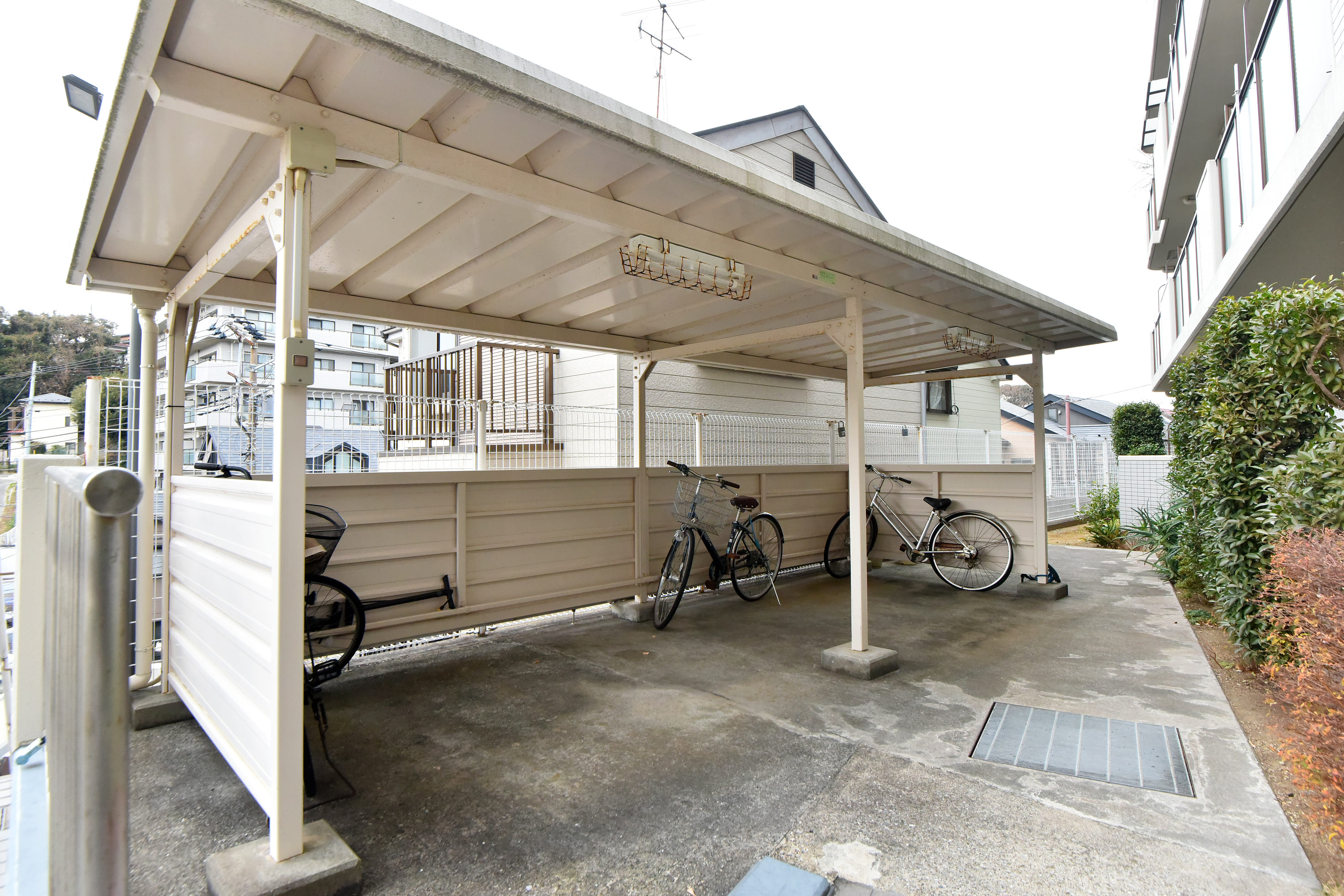 敷地内駐輪場。区画の取り決めなしで無償でお使いいただけます。