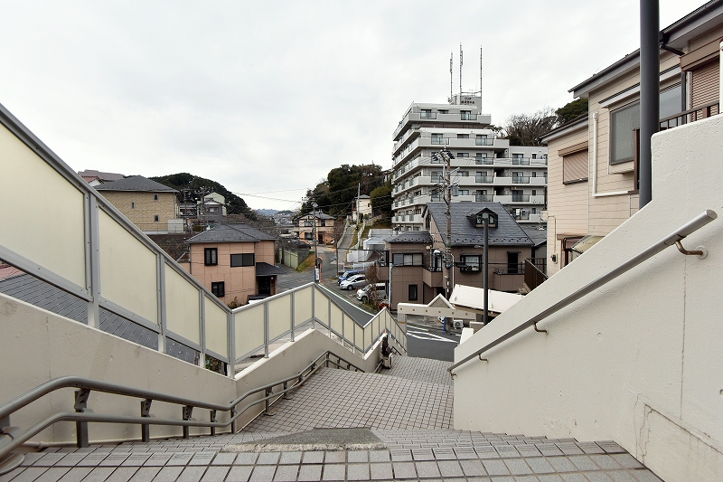 専用階段昇降機がございます。