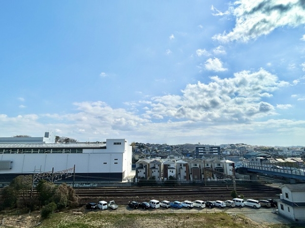 前面に建物はなく、日当たり良好！