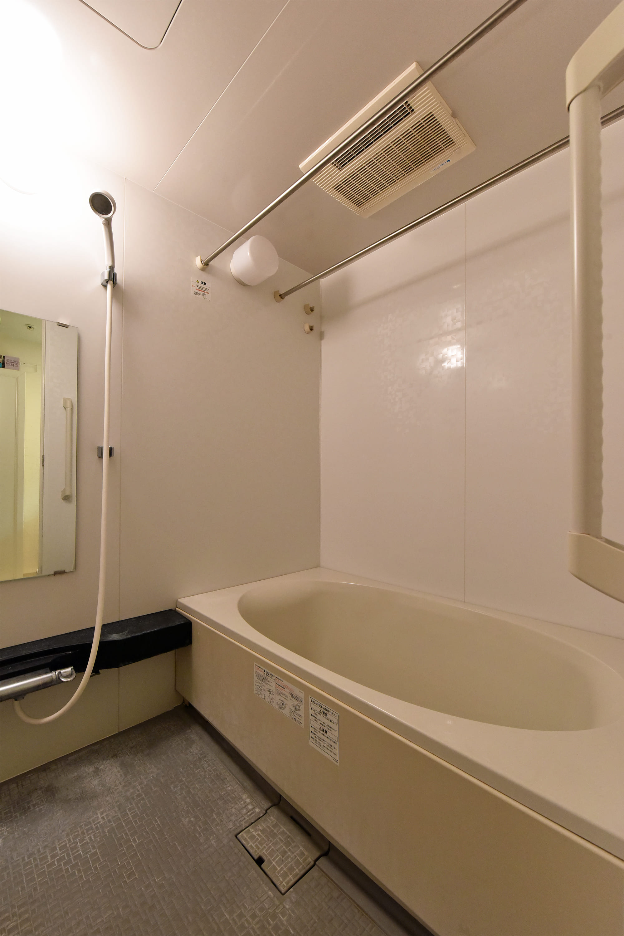 【浴室】ゆったりくつろげる浴室。