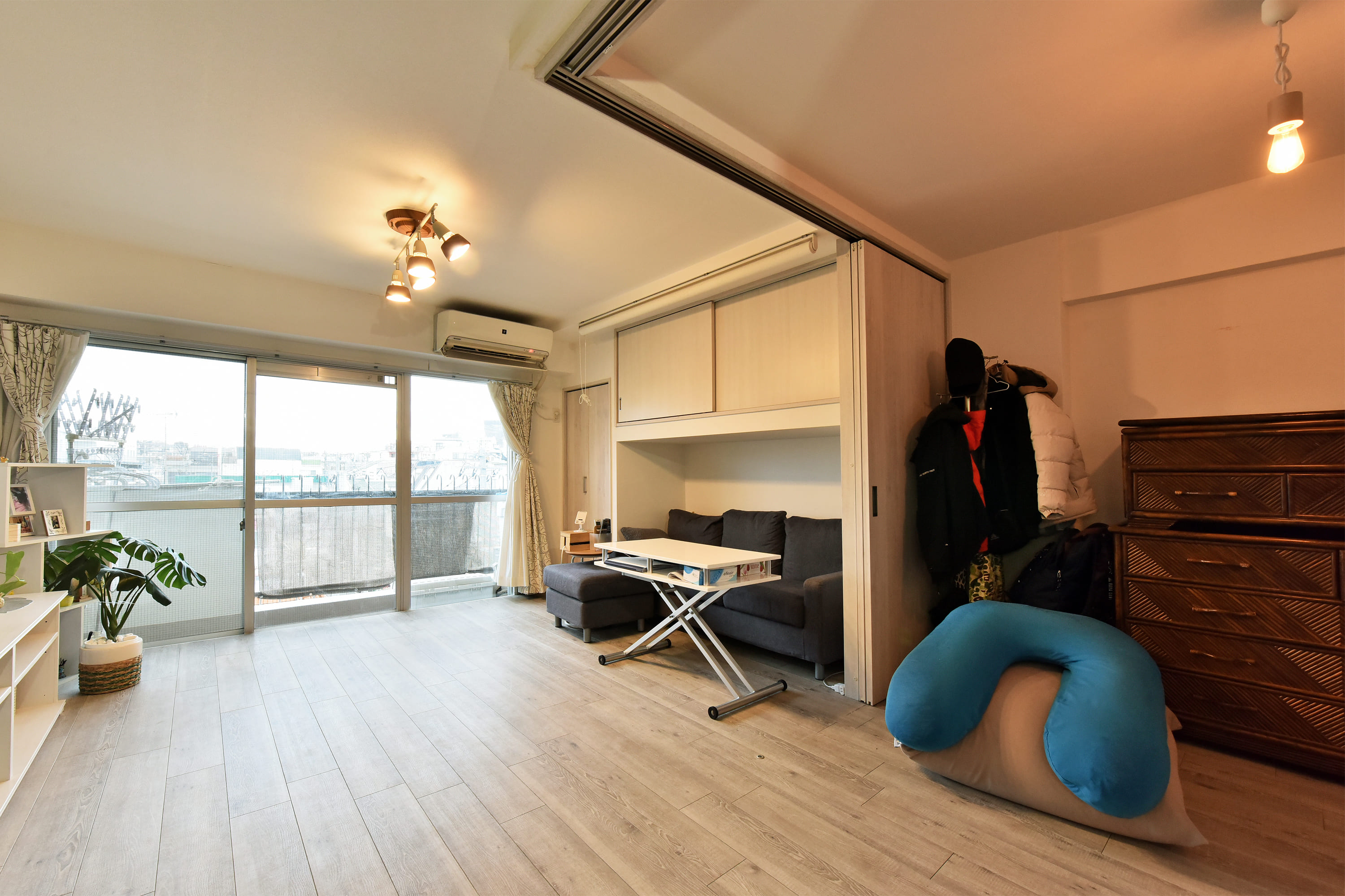 ウォールドアを開けると一体感ある広々とした空間としてお使いいただけます。