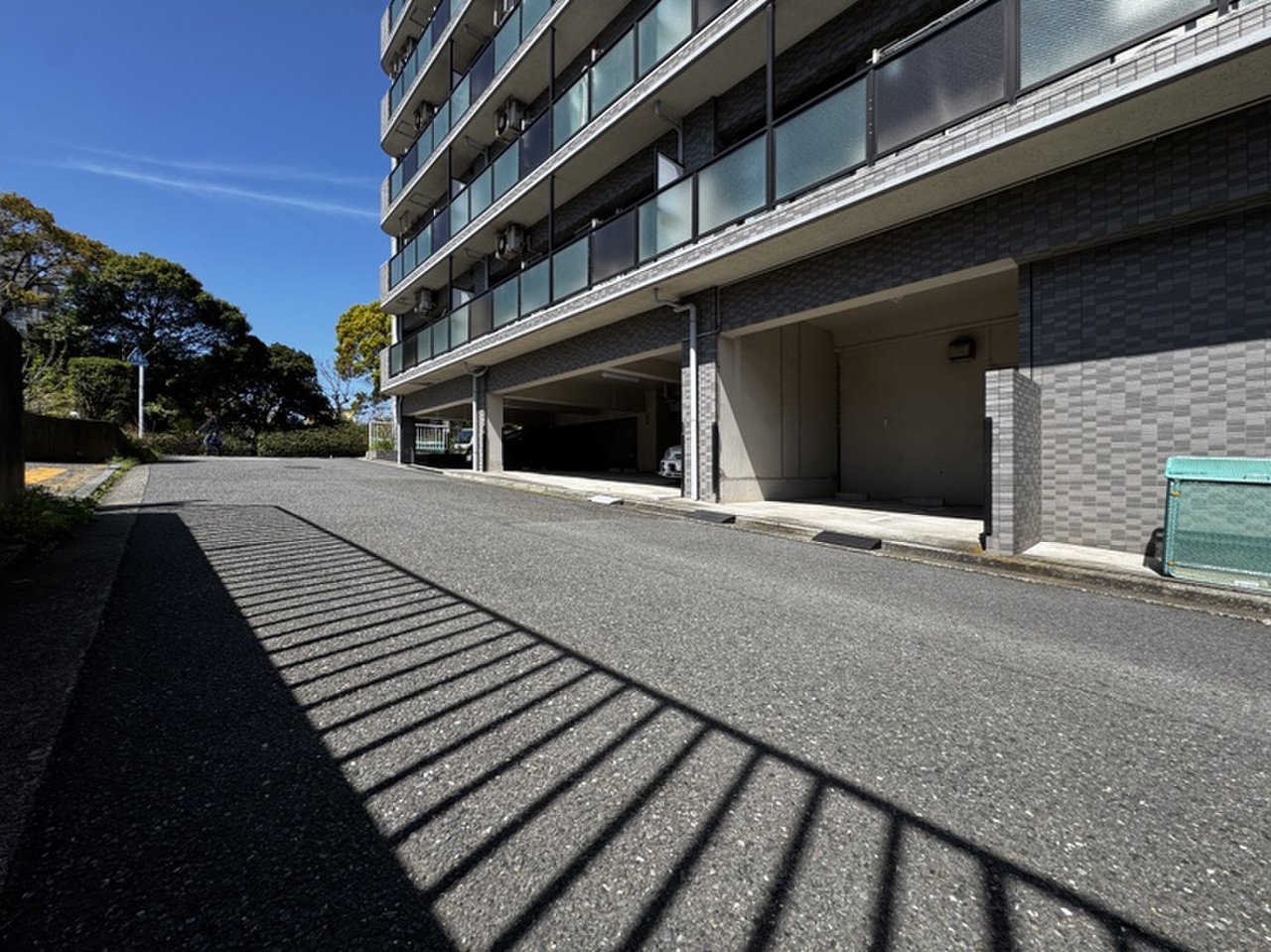敷地内駐車場。最新の空き状況はお問い合わせください！