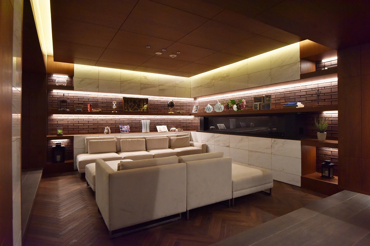 ゆったりとしたラウンジは優雅なくつろぎのひとときを過ごせます。