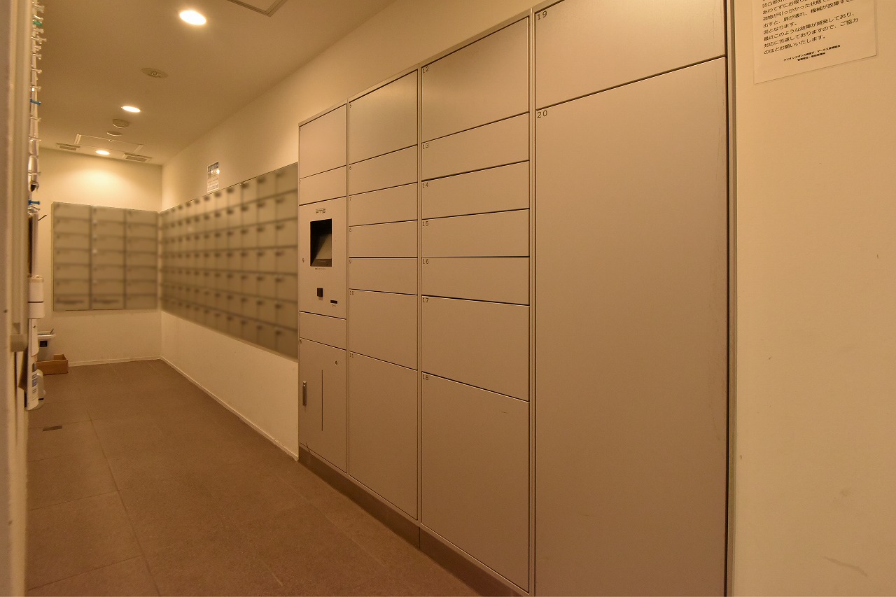 不在時や非対面で荷物を受け取れる宅配ロッカー