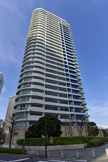 【現地外観】鉄骨鉄筋コンクリート・鉄筋コンクリート・鉄骨造地下1階付地上30階建、総戸数287戸の駅近タワーマンションです。大切なペットとご入居可能(細則有)。