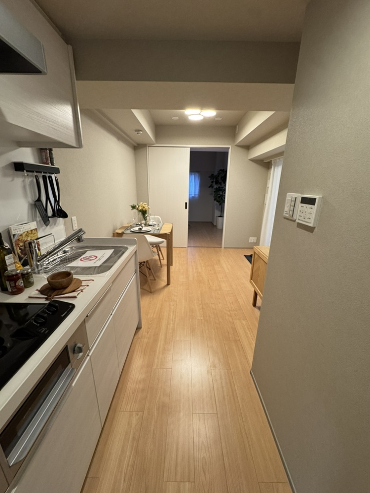 【クリオ横浜桜木町ラ・モード】鉄筋コンクリート造10階建の3階部分。総戸数54戸。大切なペットと暮らせるマンションです(細則有)。