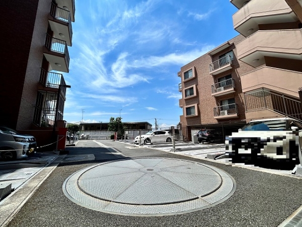 広い機械式駐車場完備