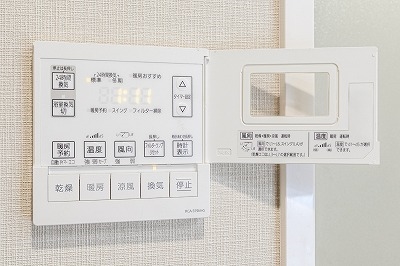 浴室暖房換気乾燥機付き！